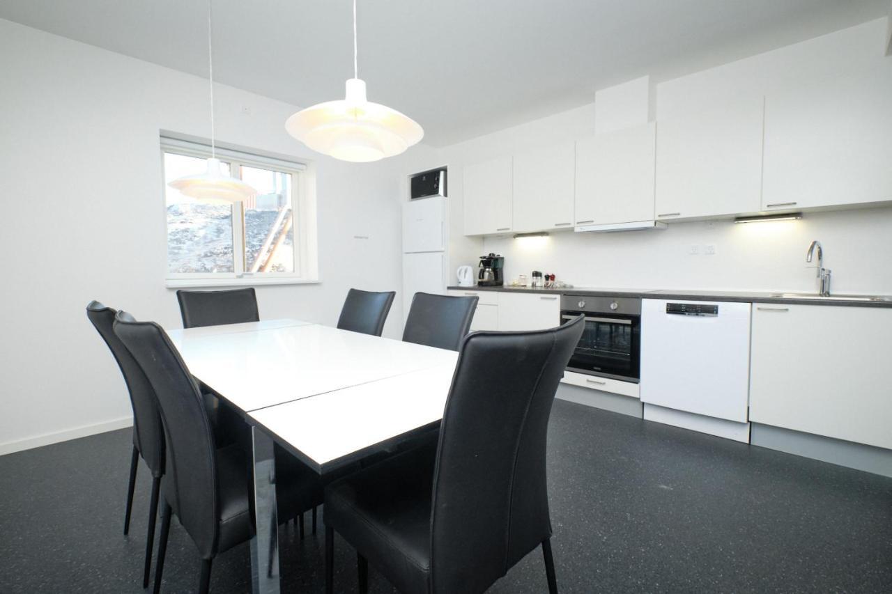 Icefiord Apartments Илулисат Екстериор снимка