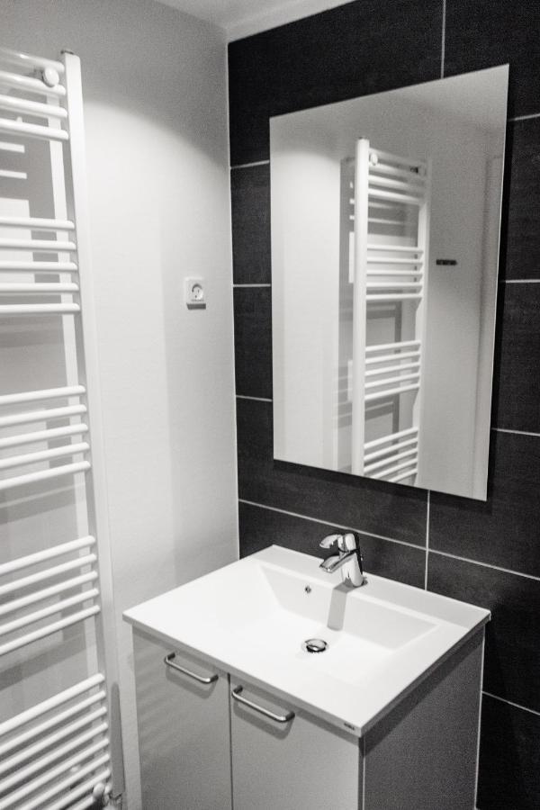 Icefiord Apartments Илулисат Екстериор снимка